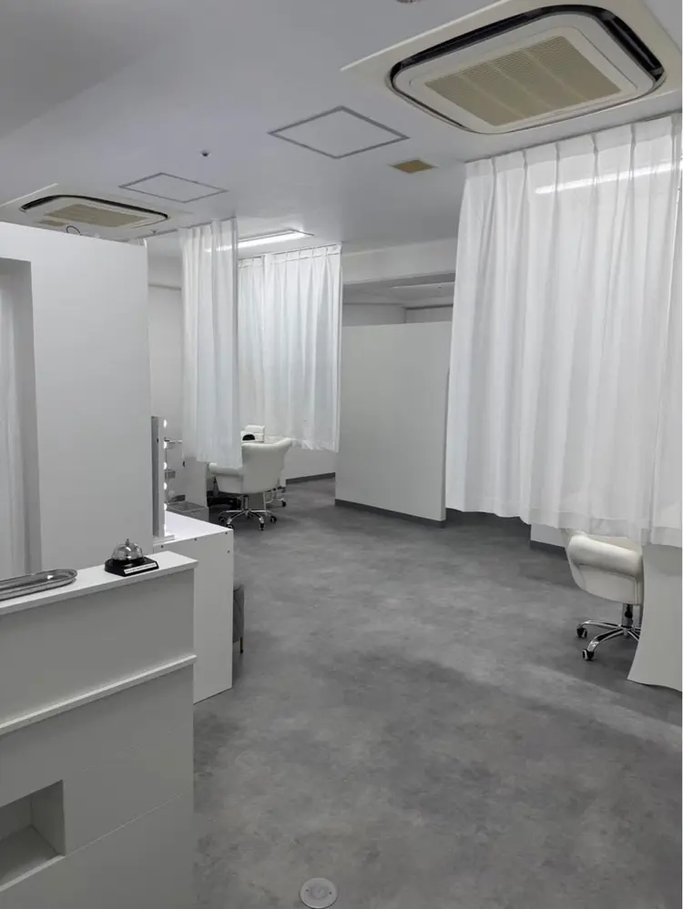 y’s beauty 梅田店の内観・外観2