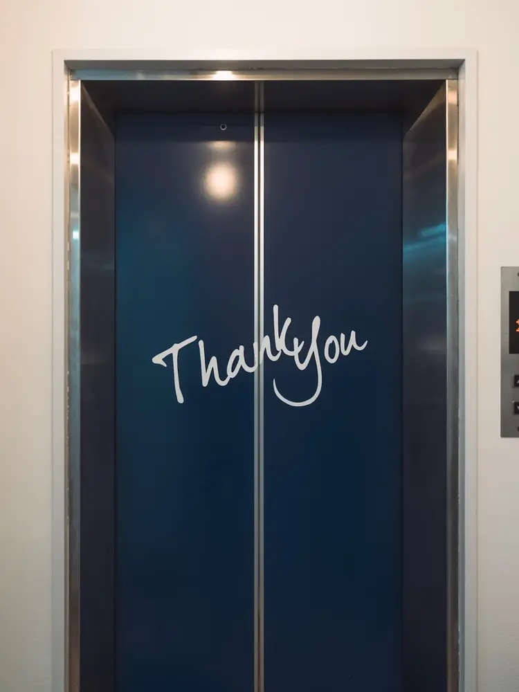 initの内観・外観3