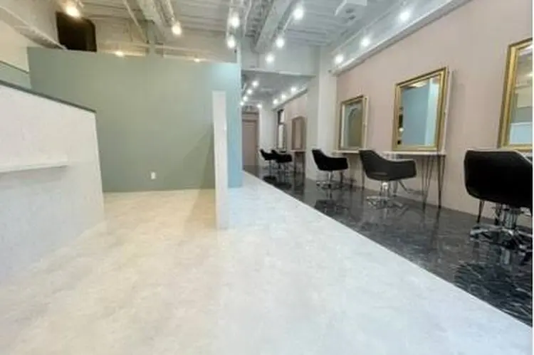 Agu hair chocolat梅田2号店の内観・外観1