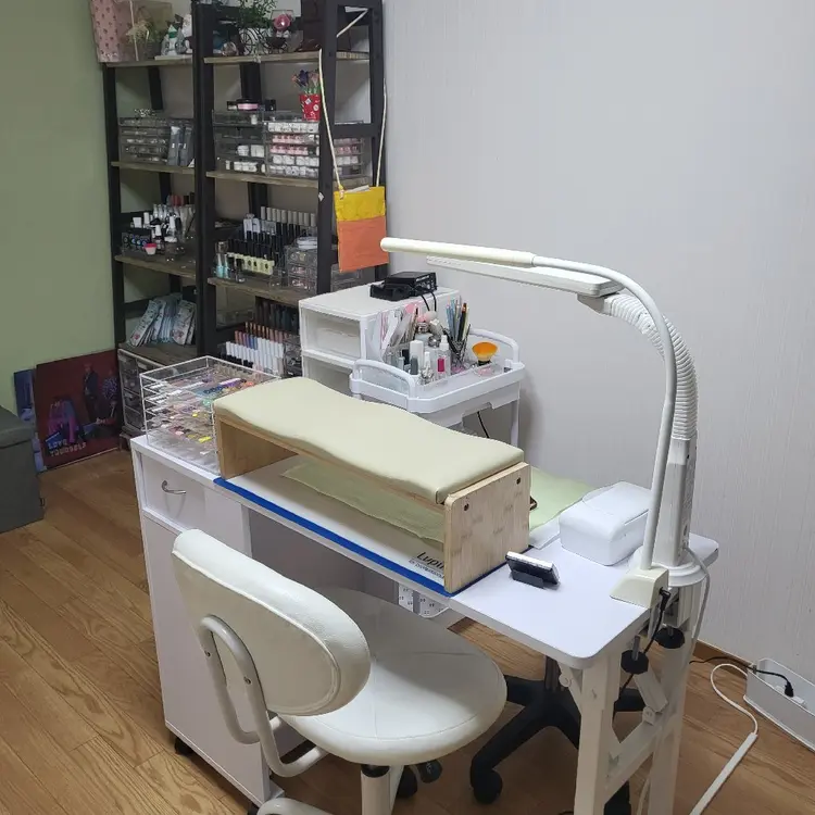 SU.nailの内観・外観2