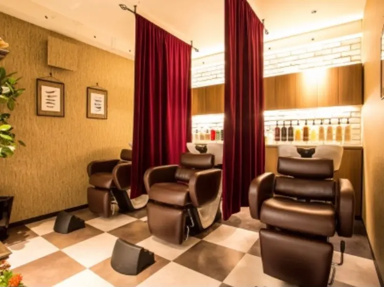 COVER HAIR bliss 大宮店の内観・外観3