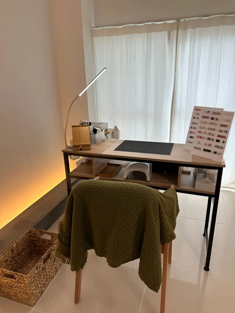 Flow nailの内観・外観1