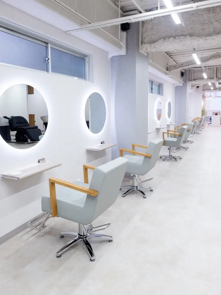 due hair 京都駅前店 MILBON オージュア認定サロン【デューヘアー】の内観・外観1