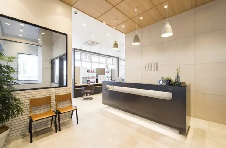 EARTH 草津エイスクエア店の内観・外観2