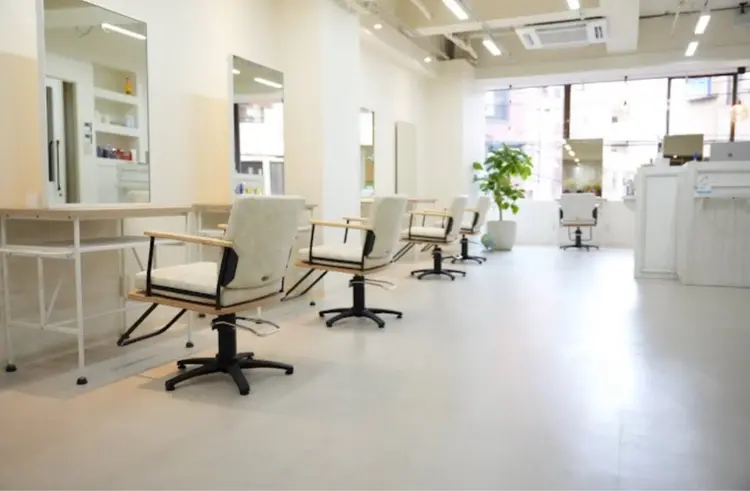 美容室 Lamp柏 (ランプカシワ)の内観・外観1