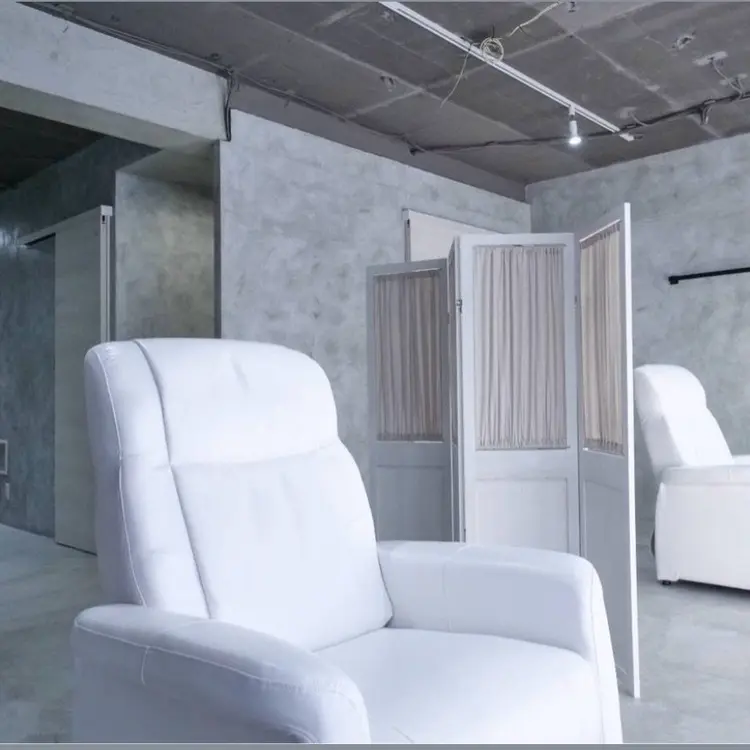 ホワイトラッシュ桃山台店の内観・外観1