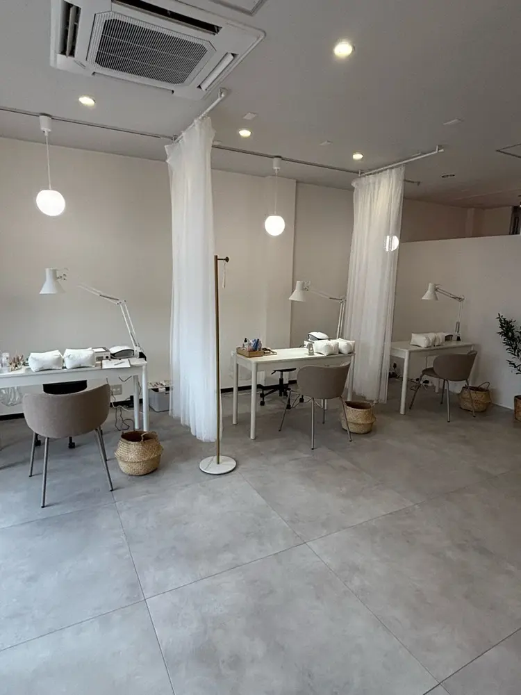 WHITE NAIL甲府昭和店の内観・外観2