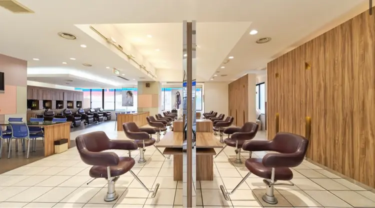 ZELE 草加駅前の内観・外観1