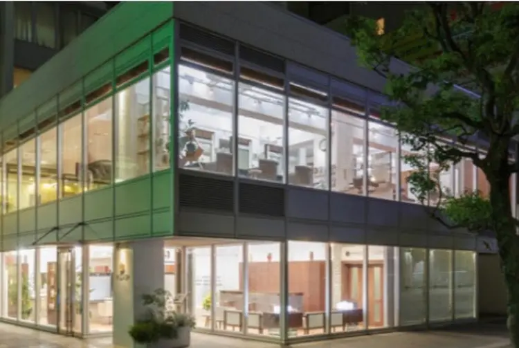 M.SLASH センター北店の内観・外観1