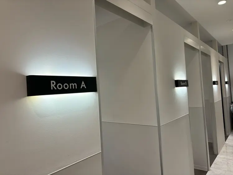 SALOWIN名古屋栄店の内観・外観2