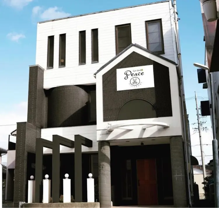 hair studio Peaceの内観・外観1