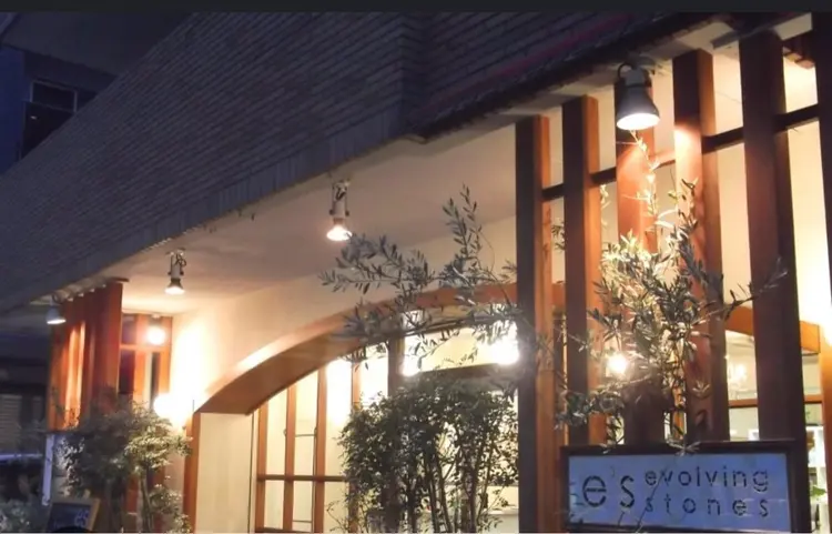 e'sの内観・外観2