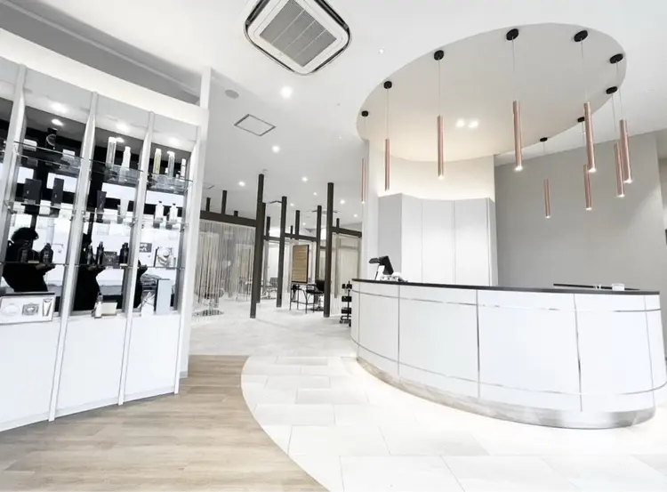 EIGHT HANDAの内観・外観1