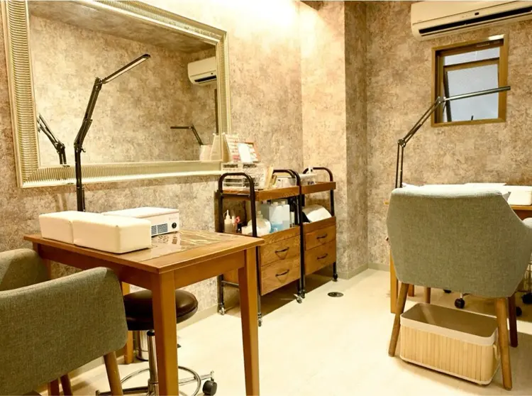 MOVの内観・外観1