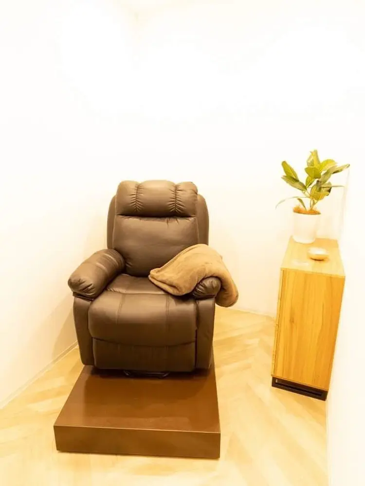 ANNE梅田ALLYS店の内観・外観3