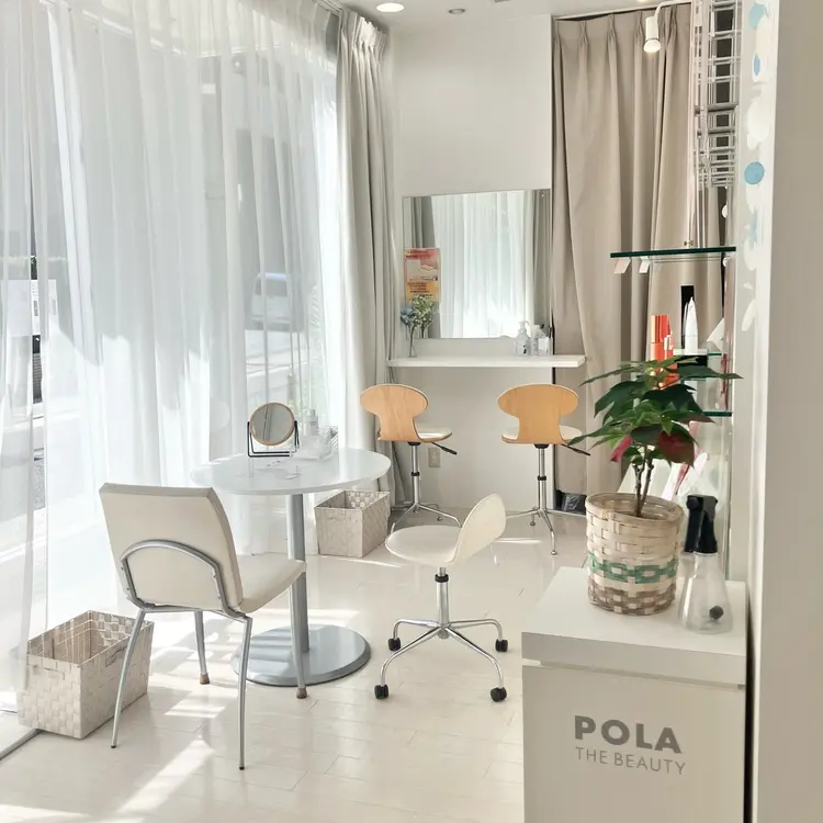 POLA THE BEAUTY 梅田店の内観・外観2