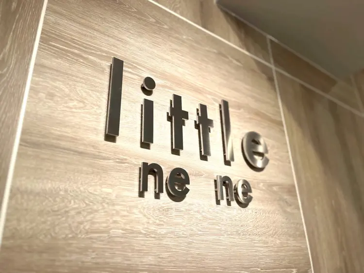 little  ×neneの内観・外観1