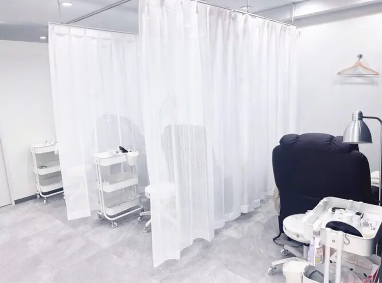 ヌンブロウ新潟店（NUN BROWS）の内観・外観1