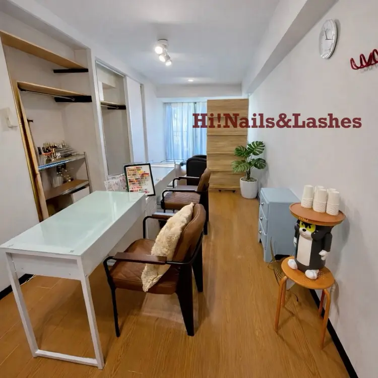 Hi!Nails&Lashesの内観・外観1