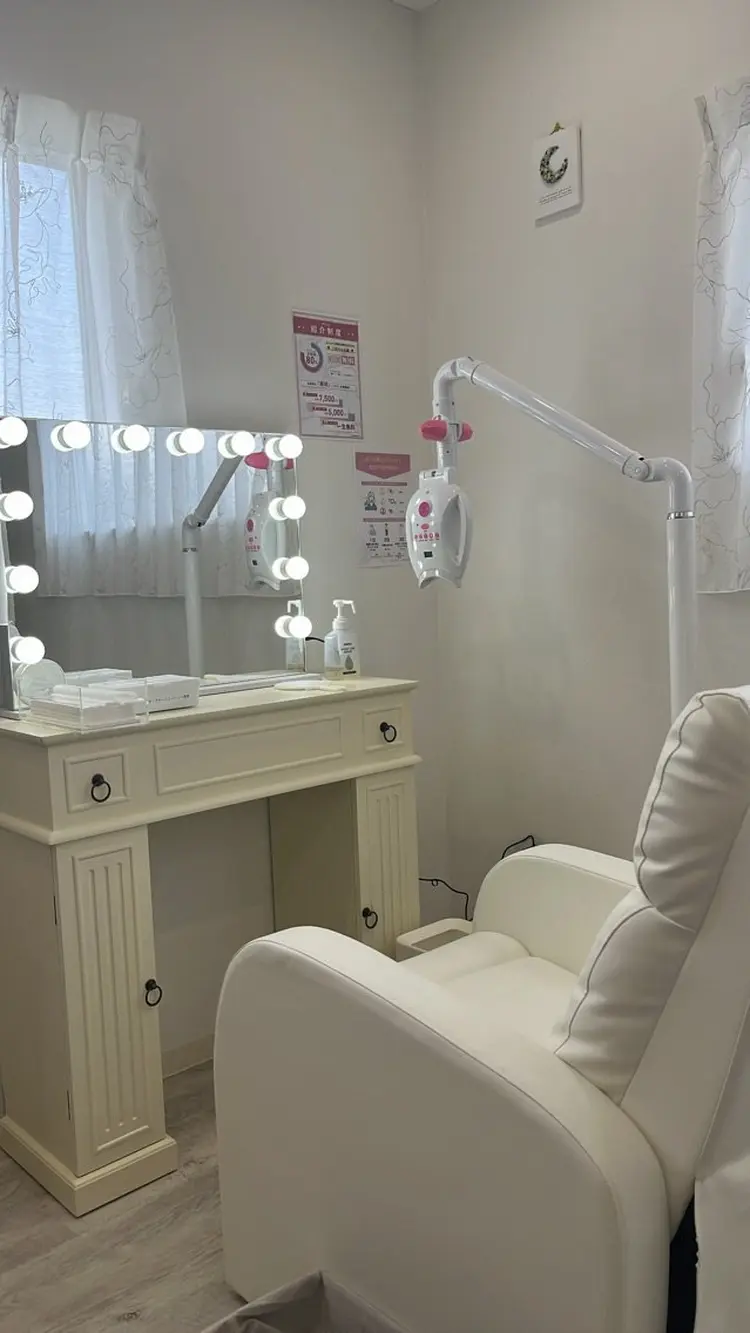 エクシアホワイトニング伊勢店の内観・外観3