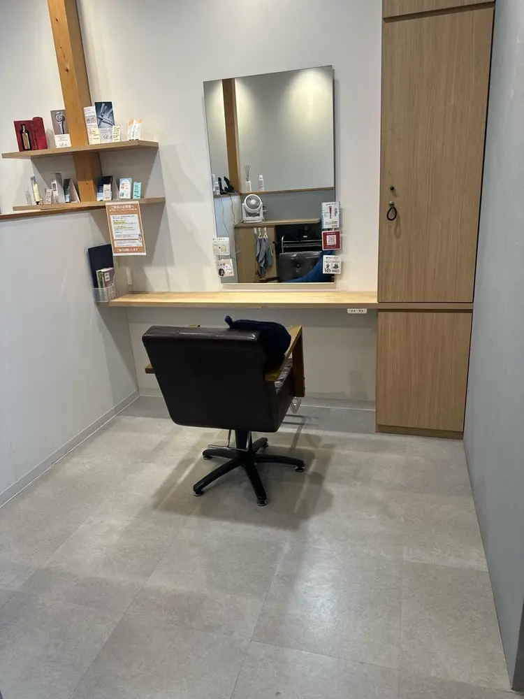 hair&eyelash Truthの内観・外観2