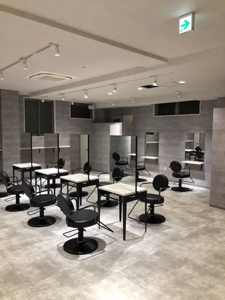 _WHITE難波店【アンダーバーホワイト】の内観・外観1