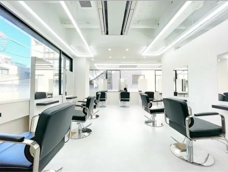 メンズサロン PORT 浦和の内観・外観1