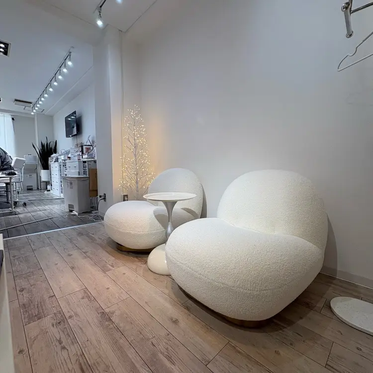 Ximina ネイルサロン 北堀江店の内観・外観2