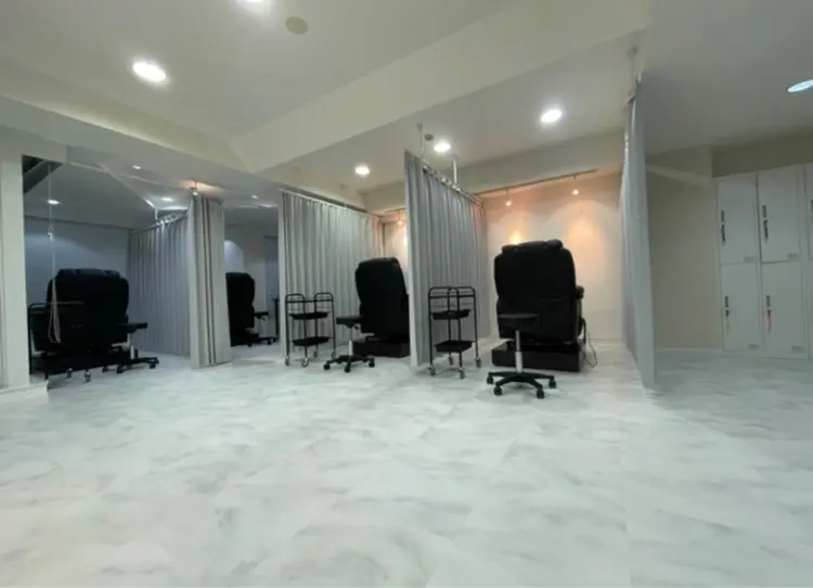 ロレインブロウ横浜関内店の内観・外観2