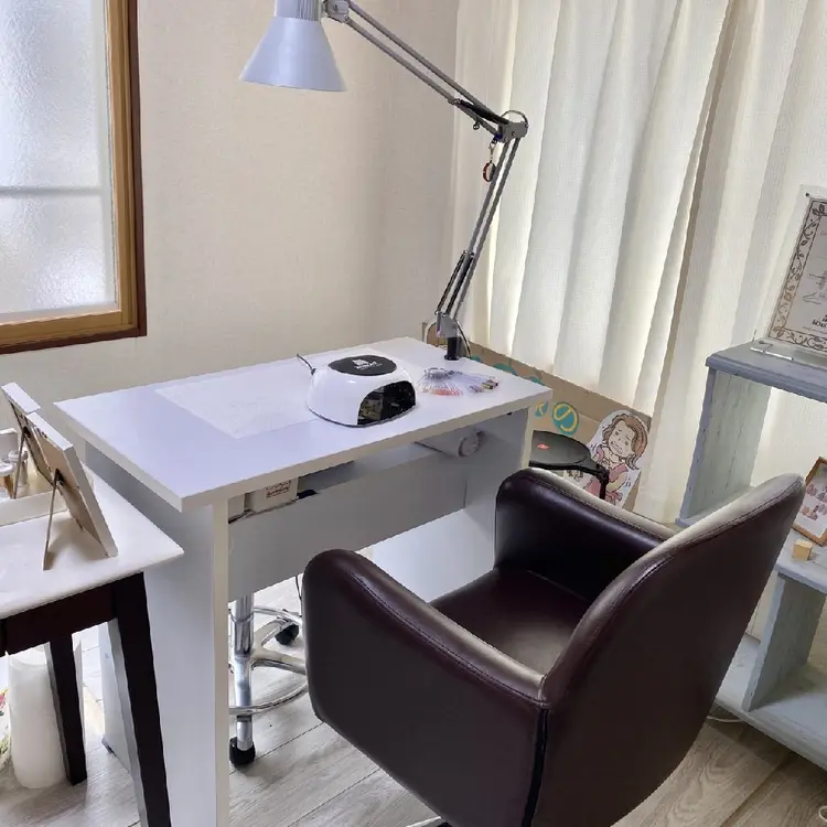 ネイルリノの内観・外観1