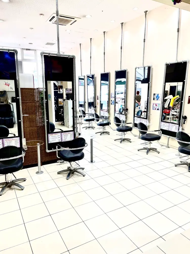 By Eight バイエイトの内観・外観2