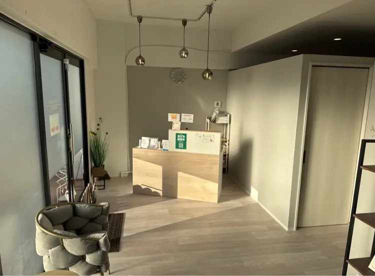 CoCoplus nail&eyeの内観・外観1