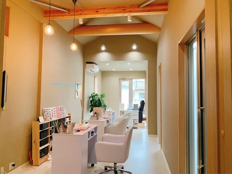 Rairia nailの内観・外観2