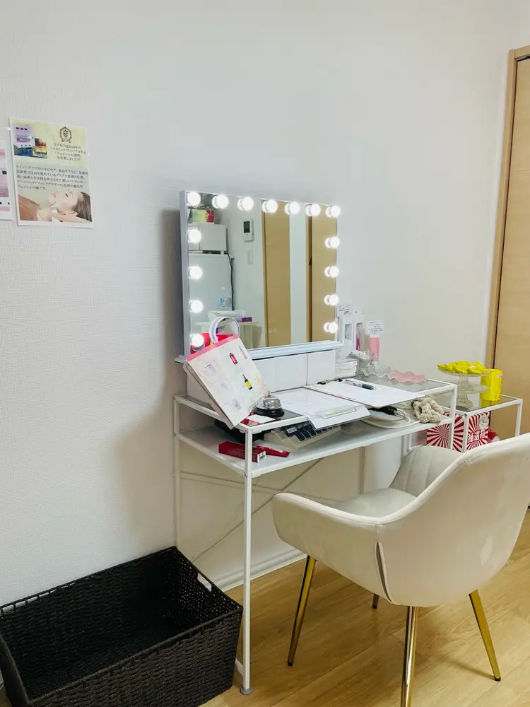 B.glossyの内観・外観1