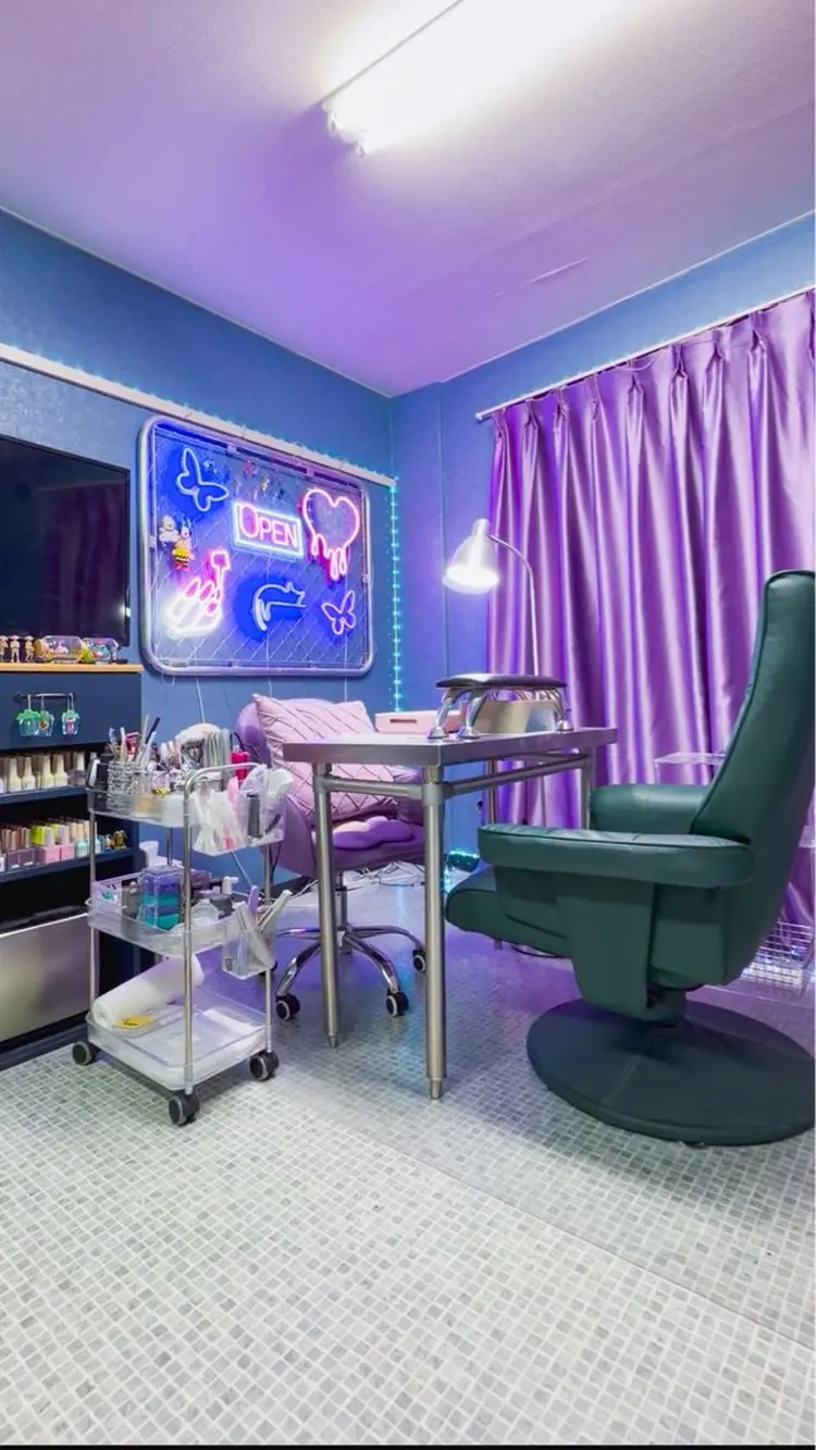 Eyelash & NaiL RibboN 池袋店の内観・外観3