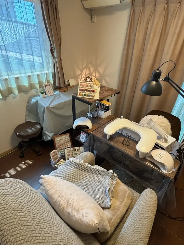 Hum.nailの内観・外観1