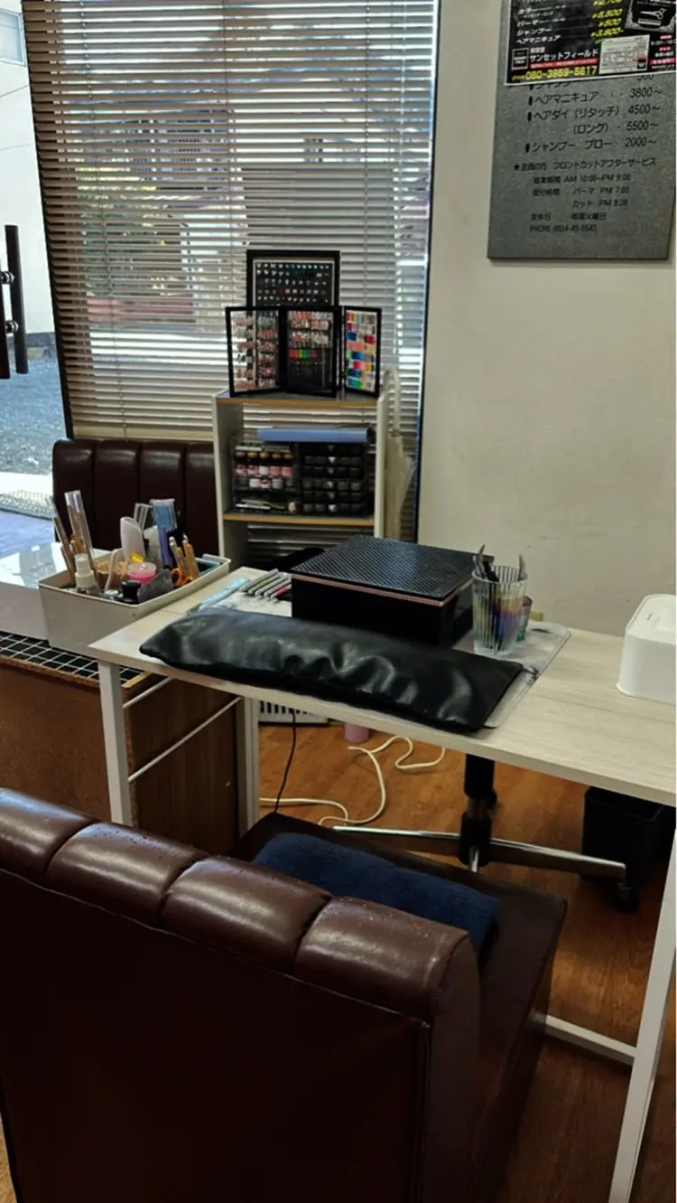 シャインネイルの内観・外観1