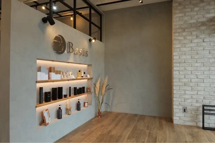 Basisの内観・外観1