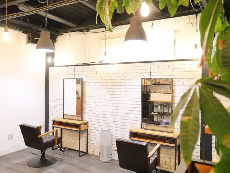 Avis Hair Worksの内観・外観2