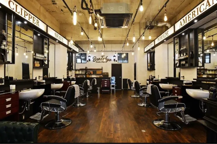 BroTokyo Barbershop 銀座店の内観・外観2