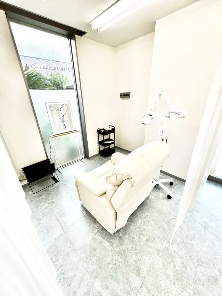 ホワイトニングショップ鳥栖店の内観・外観3