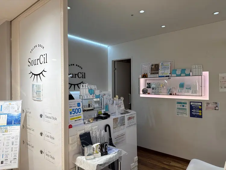 シュールシルの内観・外観2