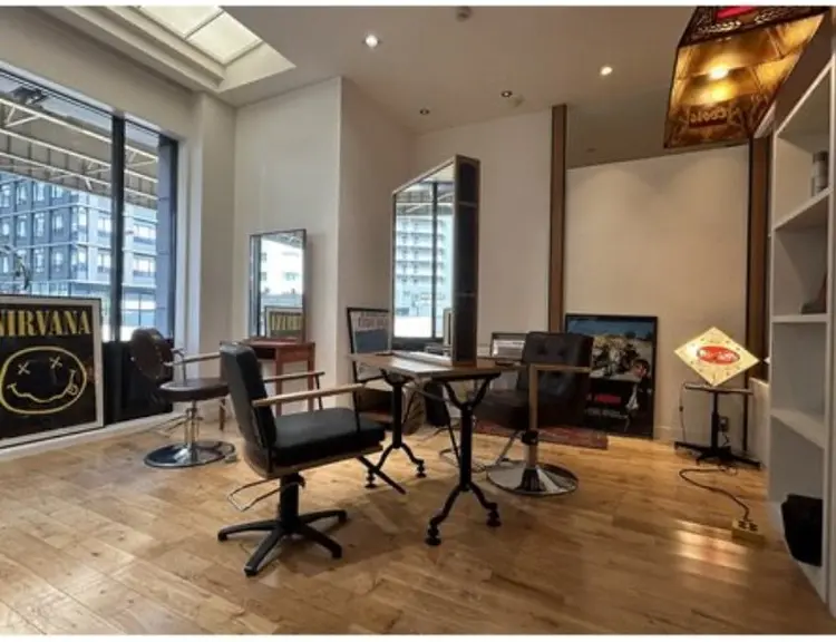 LUAU LOUGH 【ルアウラフ】の内観・外観1