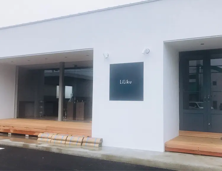 Lounge＆Hair  L i L iｋuの内観・外観1