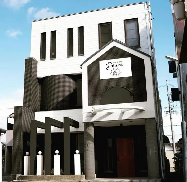 hair studio Peaceの内観・外観1