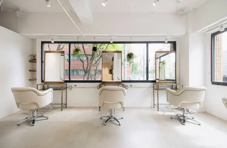 Ata.広尾 美容室の内観・外観2