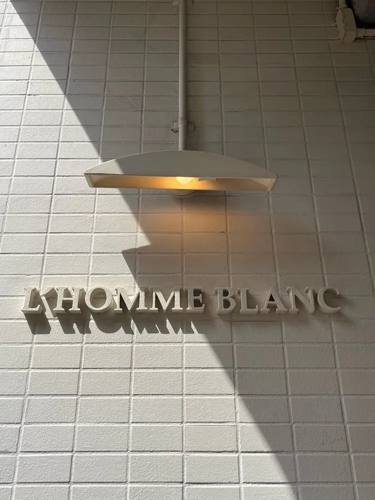 L'HOMME BLANCの内観・外観1
