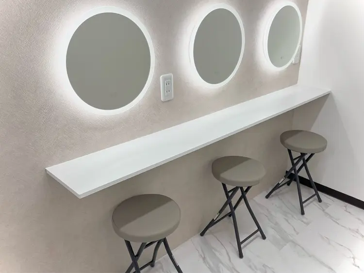 眉毛アイブロウ&まつ毛パーマiena渋谷/パリジェンヌ/眉毛まつげパーマ/眉毛アイブロウの内観・外観1