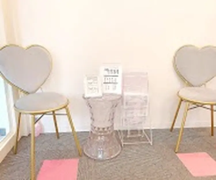 MADEMOREマドモア 伊丹店の内観・外観1