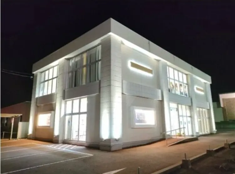 ユニラッシュの内観・外観1